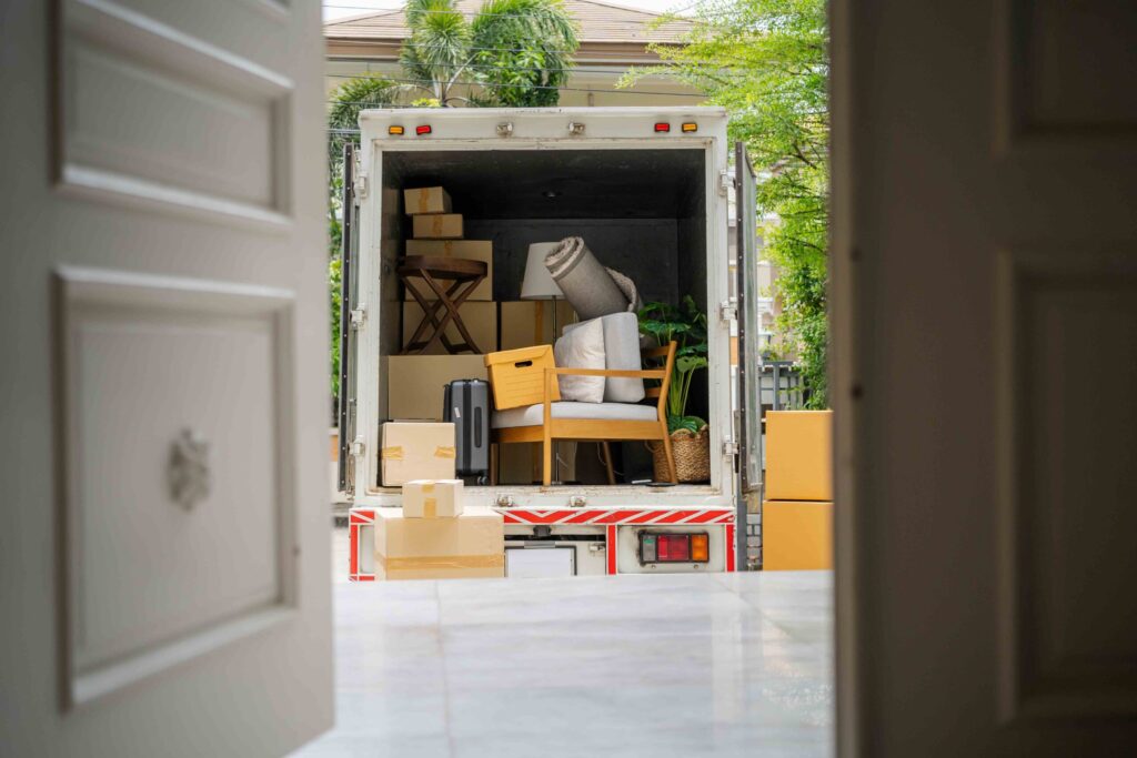 Customized Moving Truck, Moving Storage, and Moving equipment for long-distance moves